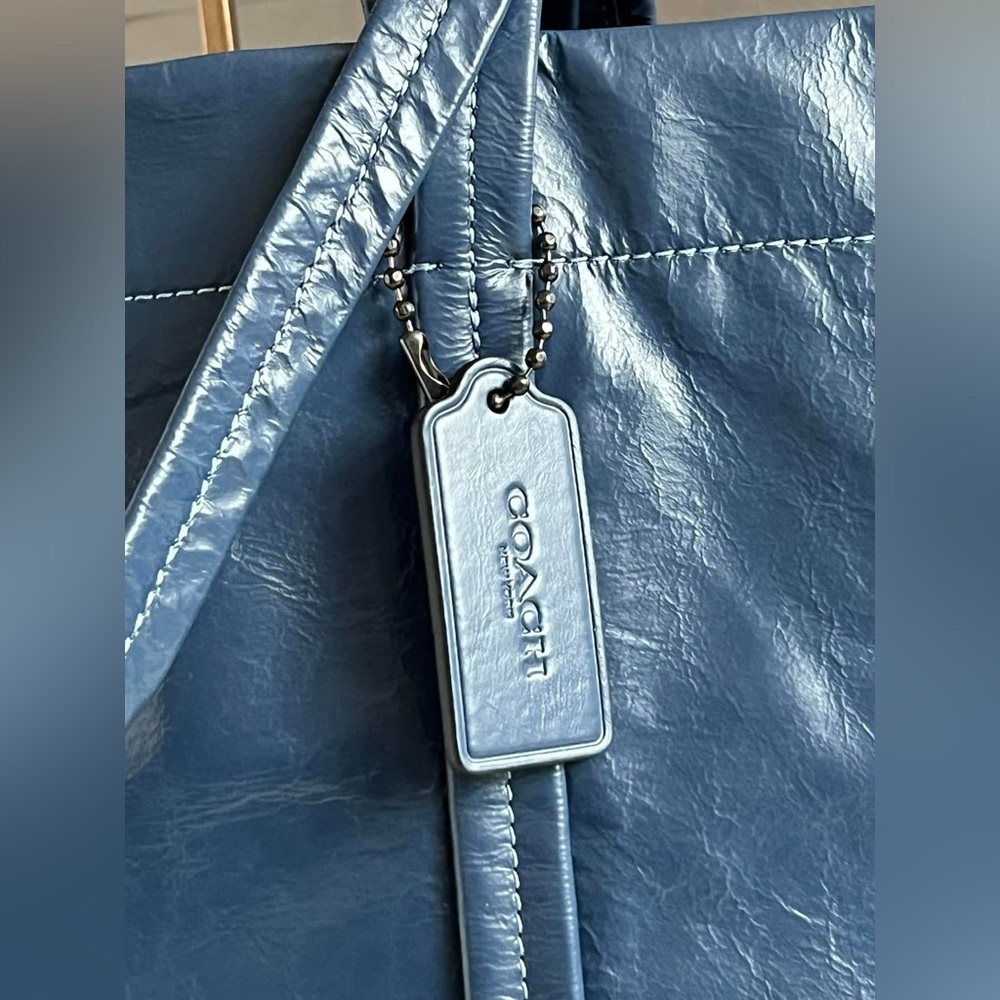 CO840 - Coach Hall Tote 33 - Picture 4 of 14